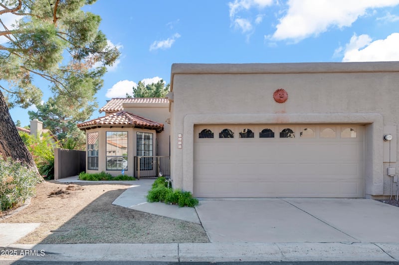 4043 Paradise Dr, Phoenix, AZ 85028