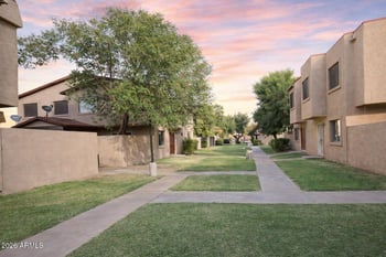 4043 Wonderview Rd, Phoenix, AZ 85019