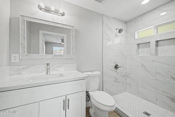 4044 Burgess Ln, Phoenix, AZ 85041