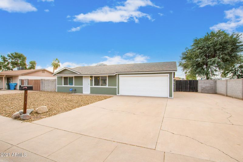 4045 E Crocus Dr, Phoenix, AZ 85032
