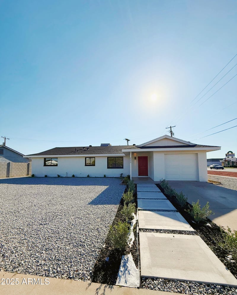 4046 75th Dr, Phoenix, AZ 85033