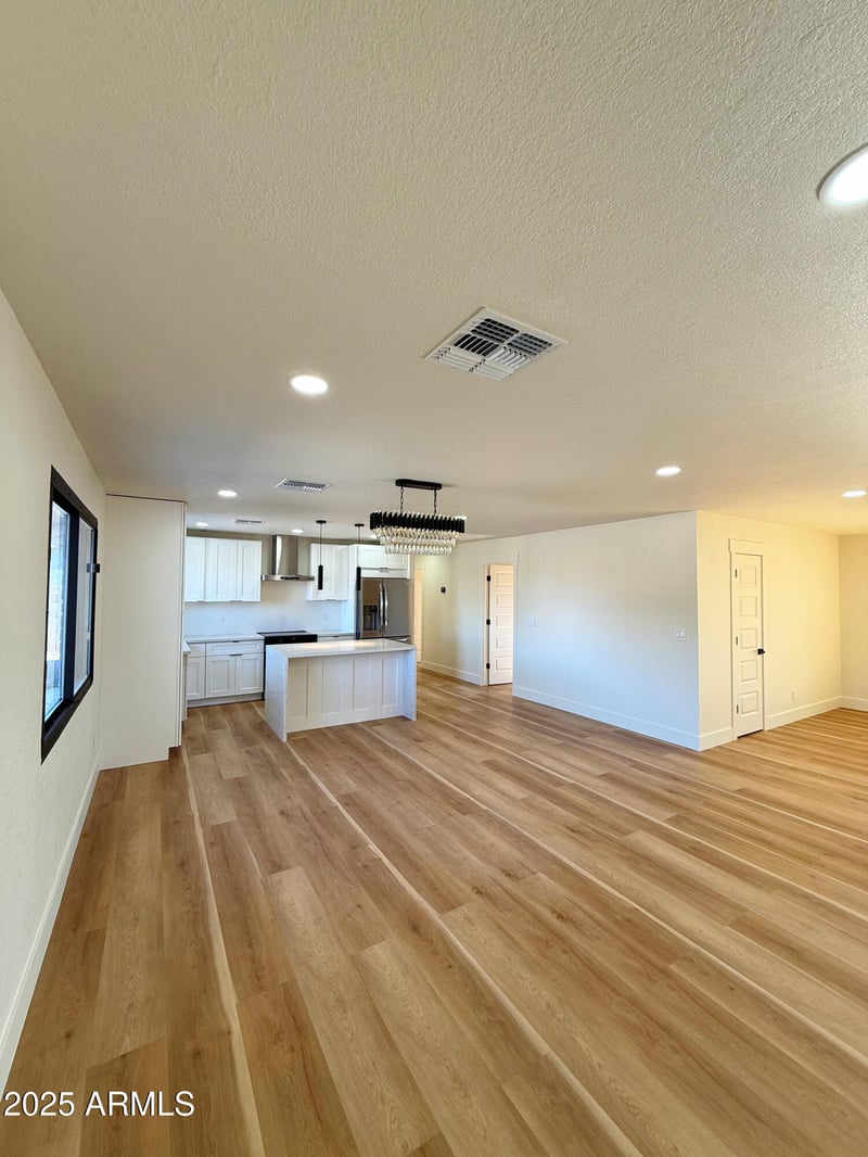 4046 75th Dr, Phoenix, AZ 85033