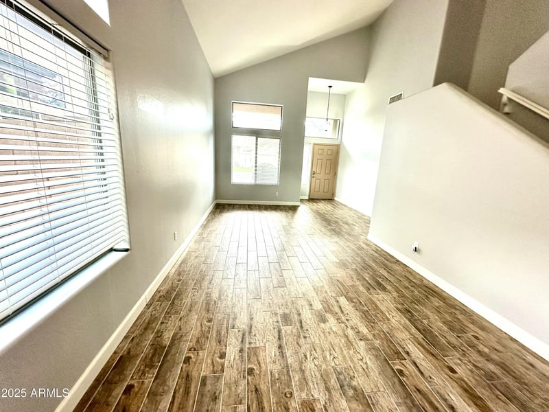 4046 Saint John Rd, Phoenix, AZ 85032