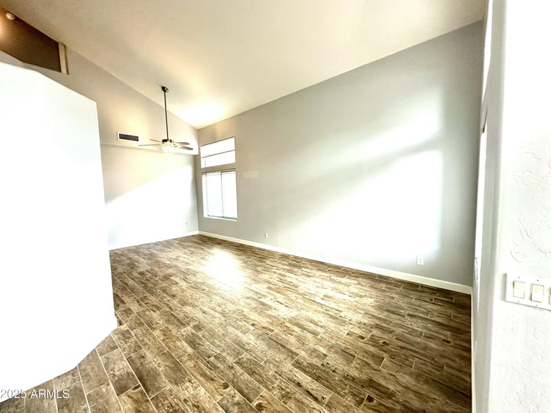 4046 Saint John Rd, Phoenix, AZ 85032