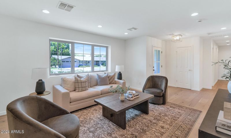 4048 E Coolidge St, Phoenix, AZ 85018