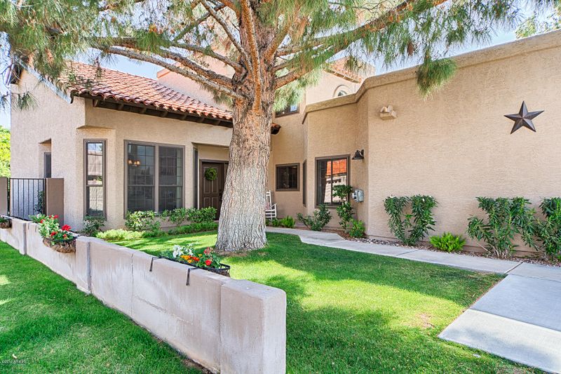 4048 E Sunnyside Dr, Phoenix, AZ 85028