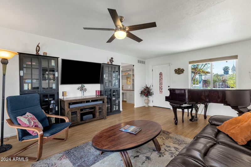 4048 Sierra Vista Dr, Phoenix, AZ 85019