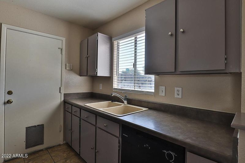 4049 E Carson Rd, Phoenix, AZ 85042