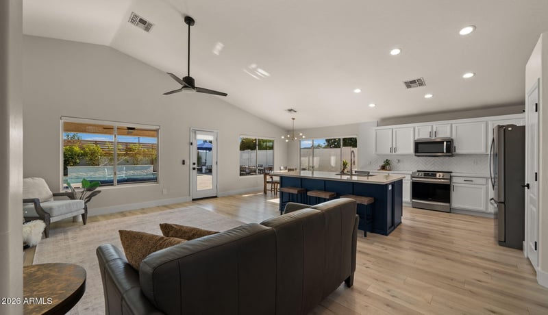 4049 E Vista Dr, Phoenix, AZ 85032
