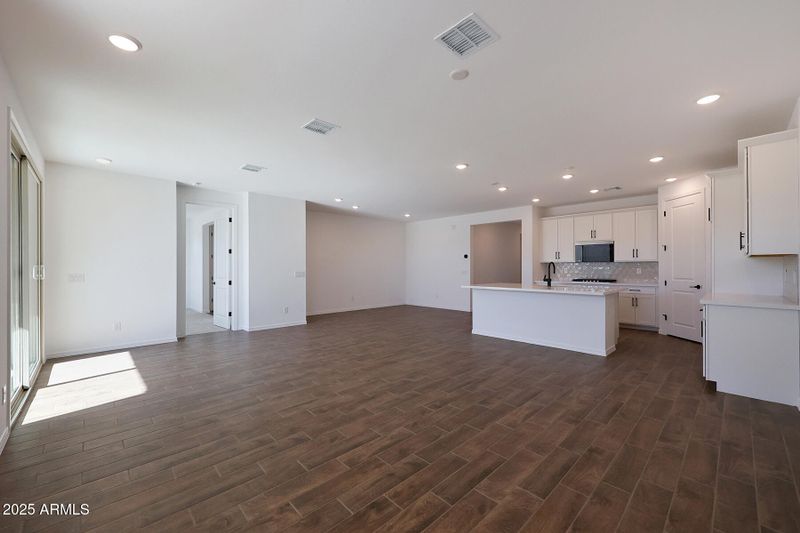 4049 W Eli Dr, San Tan Valley, AZ 85144