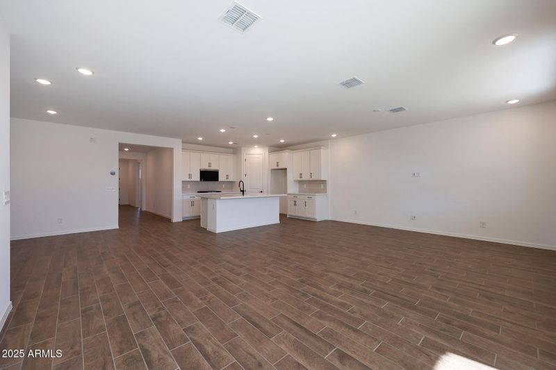 4049 W Eli Dr, San Tan Valley, AZ 85144