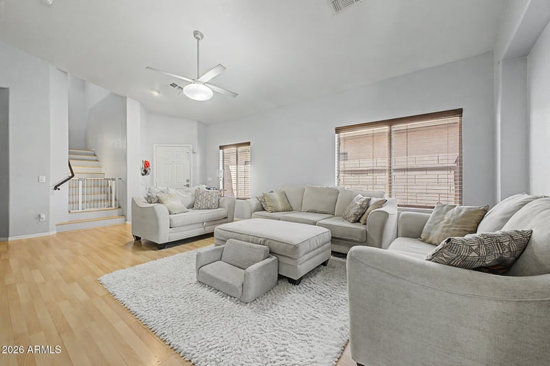 4049 Hackamore Dr, Phoenix, AZ 85083