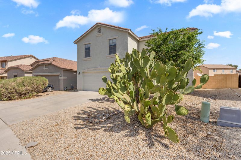 40499 N Las Praderas St, San Tan Valley, AZ 85140