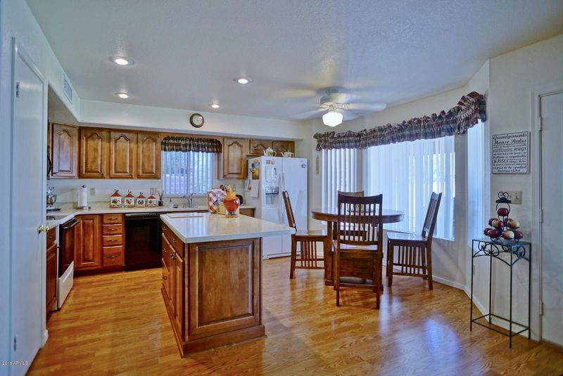 405 S Cholla St, Gilbert, AZ 85233