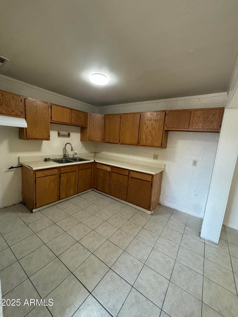 4050 Nancy Ln, Phoenix, AZ 85041