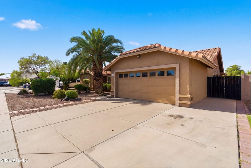 4050 W Saguaro Park Ln, Glendale, AZ 85310