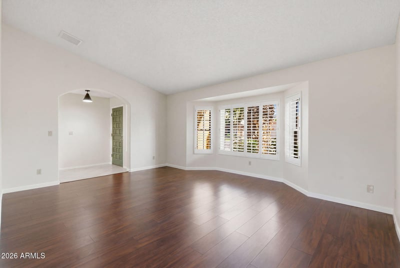 4050 W Saguaro Park Ln, Glendale, AZ 85310