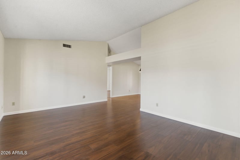 4050 W Saguaro Park Ln, Glendale, AZ 85310