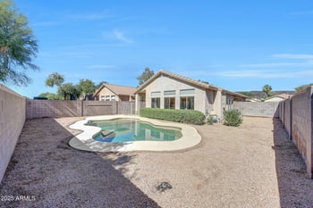 4051 Buckskin Trl, Phoenix, AZ 85083