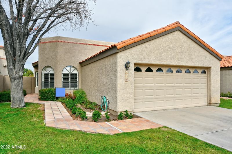 4052 E Paradise Dr, Phoenix, AZ 85028