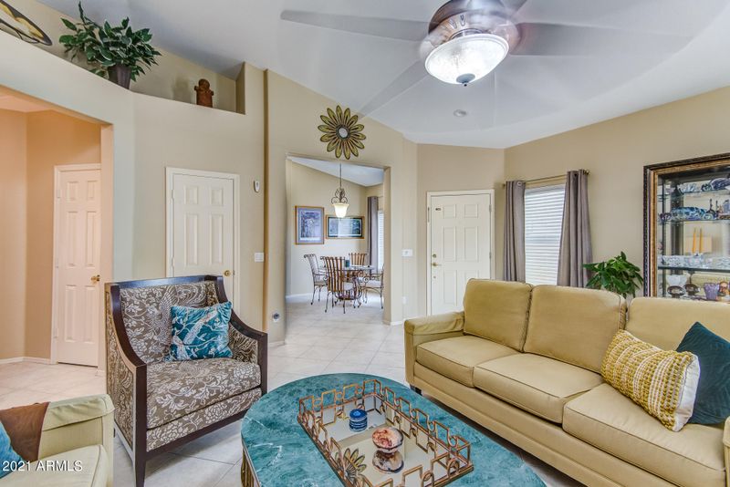 4052 W Hackamore Dr, Phoenix, AZ 85083