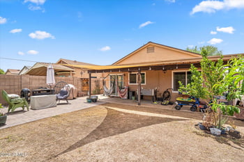 4052 Villa Linda Dr, Glendale, AZ 85310