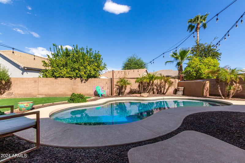 4053 Skyline Ct, Gilbert, AZ 85297
