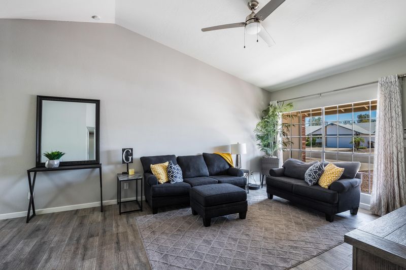 4054 W Villa Rita Dr, Glendale, AZ 85308