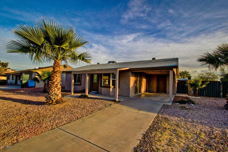 4055 E Winchcomb Dr, Phoenix, AZ 85032