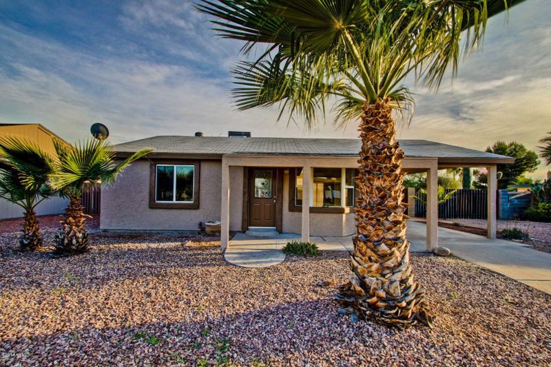 4055 E Winchcomb Dr, Phoenix, AZ 85032