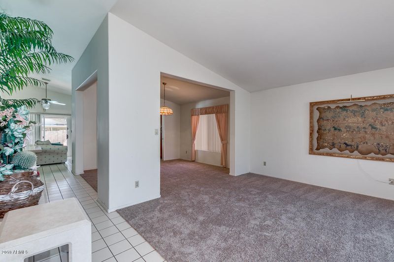 4055 W La Junta Dr, Glendale, AZ 85310