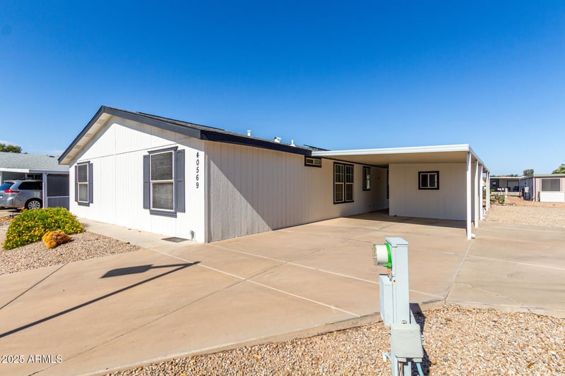 40569 Bogey Dr, San Tan Valley, AZ 85140