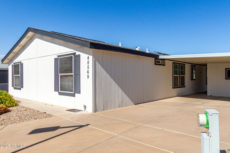 40569 N Bogey Dr, San Tan Valley, AZ 85140