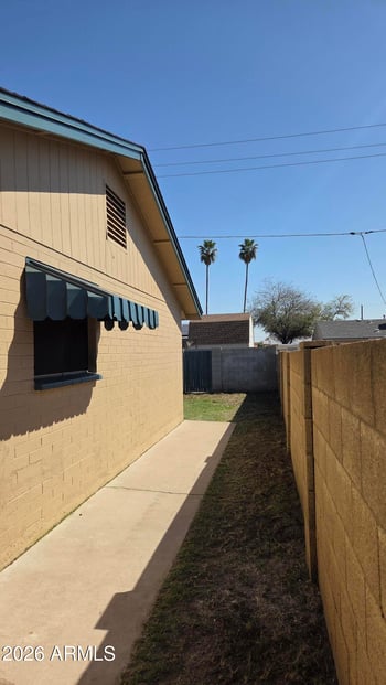 4057 79th Dr, Phoenix, AZ 85033