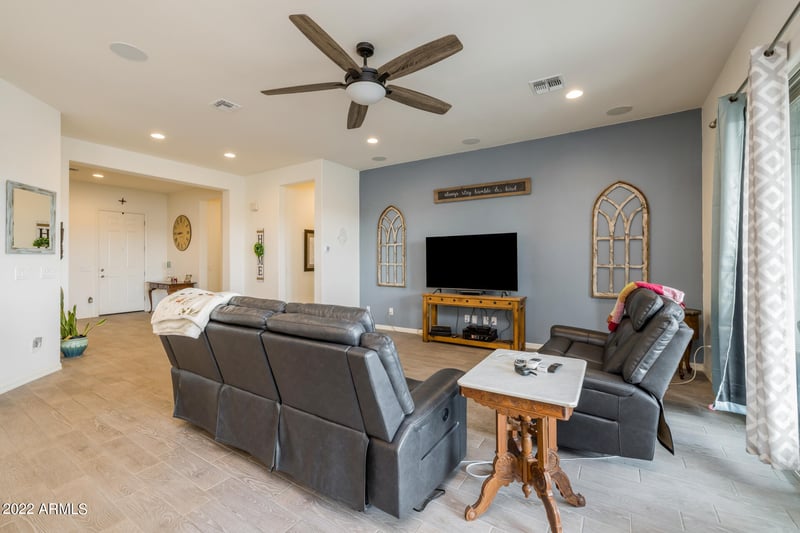 40587 Spotted Ln, San Tan Valley, AZ 85140