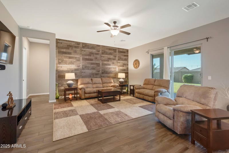 40592 Spotted Ln, San Tan Valley, AZ 85140