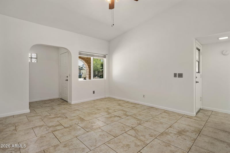 406 E Oraibi Dr, Phoenix, AZ 85024