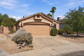 4060 W Villa Linda Dr, Glendale, AZ 85310