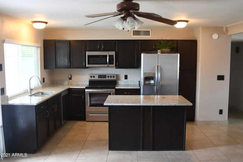 4061 E Aster Dr, Phoenix, AZ 85032