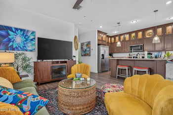 4065 E University Dr #8, Mesa, AZ 85205