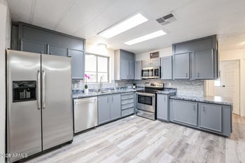4065 University Dr #436, Mesa, AZ 85205
