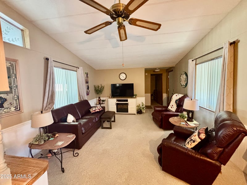 4065 University Dr #565, Mesa, AZ 85205