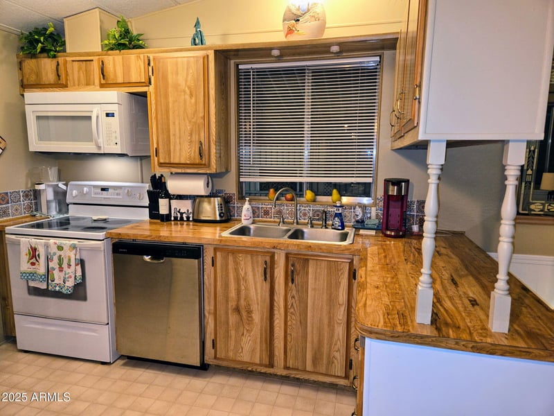 4065 University Dr #565, Mesa, AZ 85205