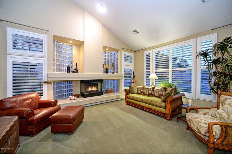 4066 E Fox St, Mesa, AZ 85205