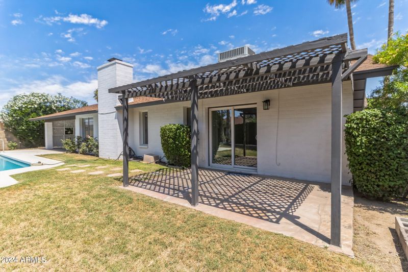 407 E Angela Dr, Phoenix, AZ 85022