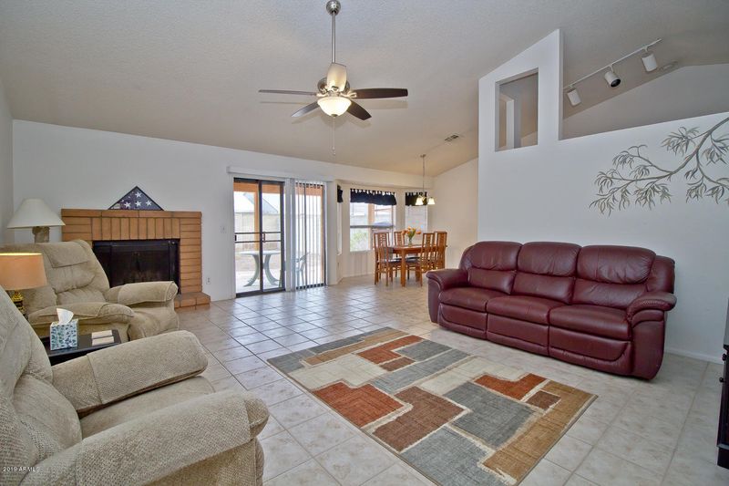 407 W Rosemonte Dr, Phoenix, AZ 85027