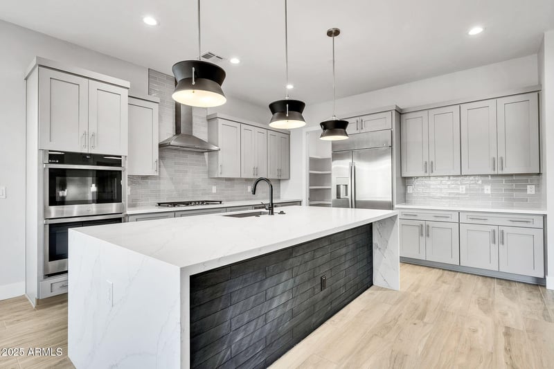 4075 Paradise Ln, Phoenix, AZ 85032