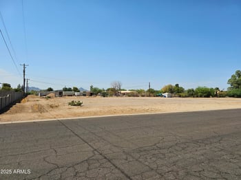 4075 Paradise Ln, Phoenix, AZ 85032