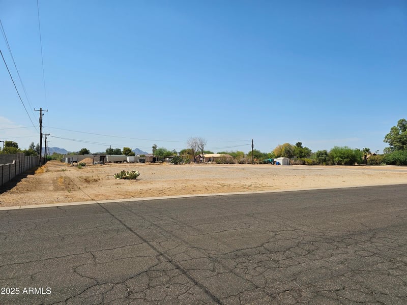 4075 Paradise Ln, Phoenix, AZ 85032