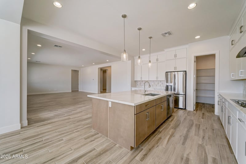 4075 Silverdale Rd, San Tan Valley, AZ 85144